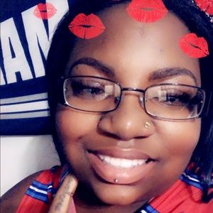 Meet your Posher, Naydia